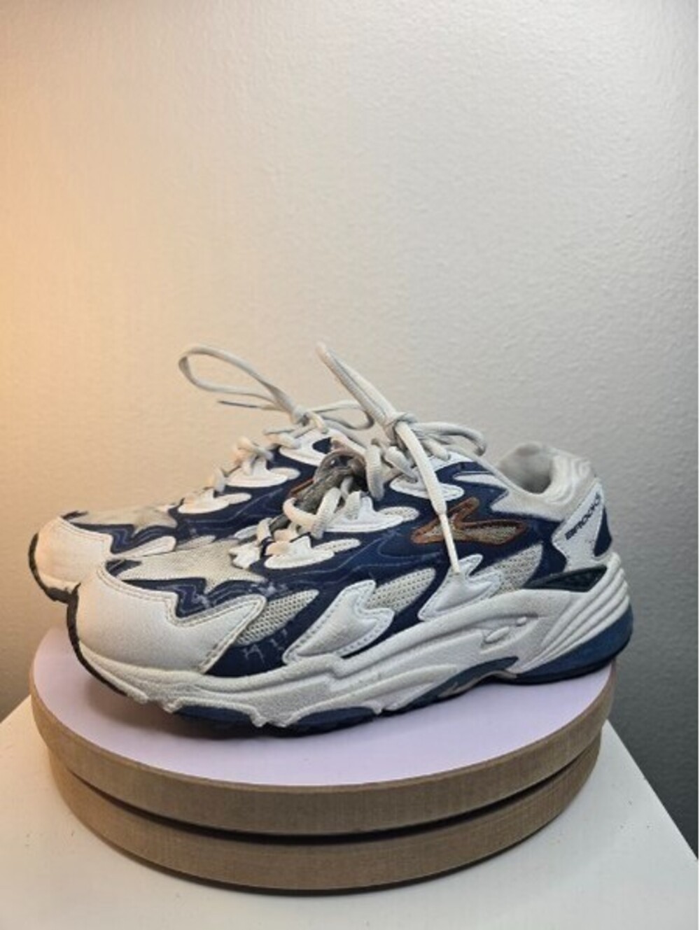 Vintage Brooks Running Shoes White Navy Blue Silver Chunky Y2K Sneaker Size 6.5